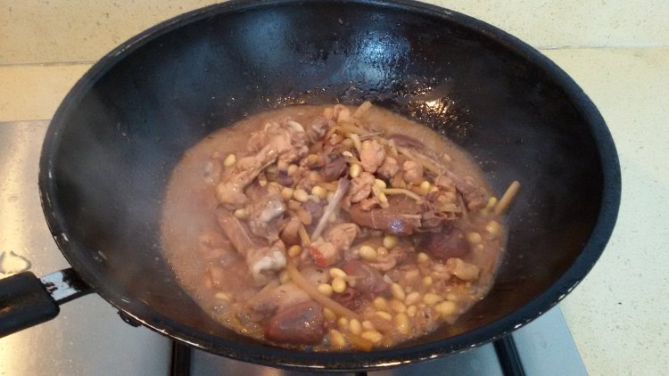 香辣黄豆炒卤味鸡丁步骤10