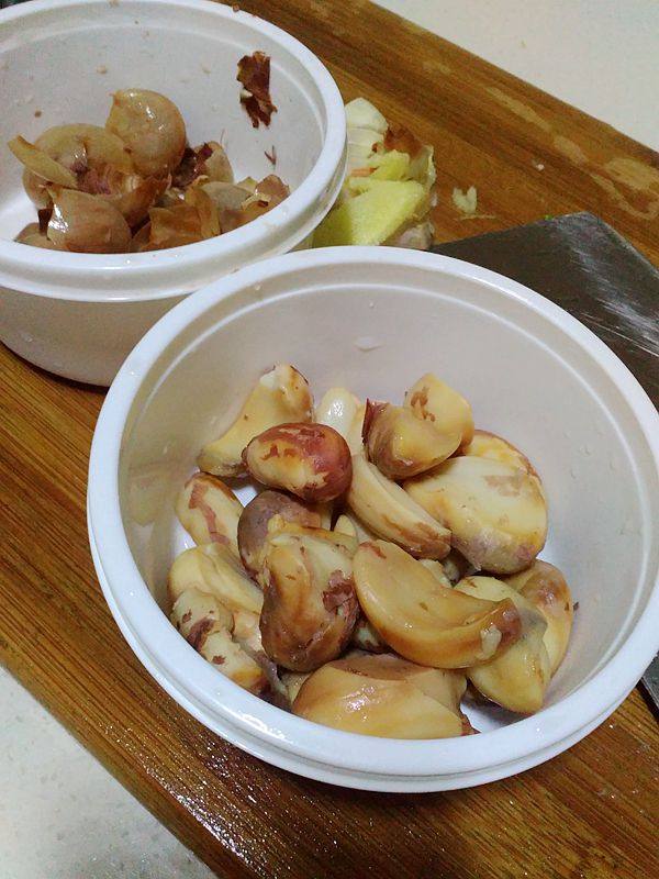 菠萝蜜核仁焖鸡翅步骤4