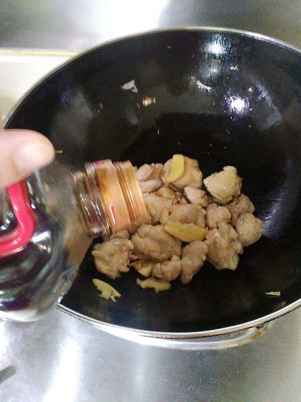 菠萝蜜核仁焖鸡翅步骤6