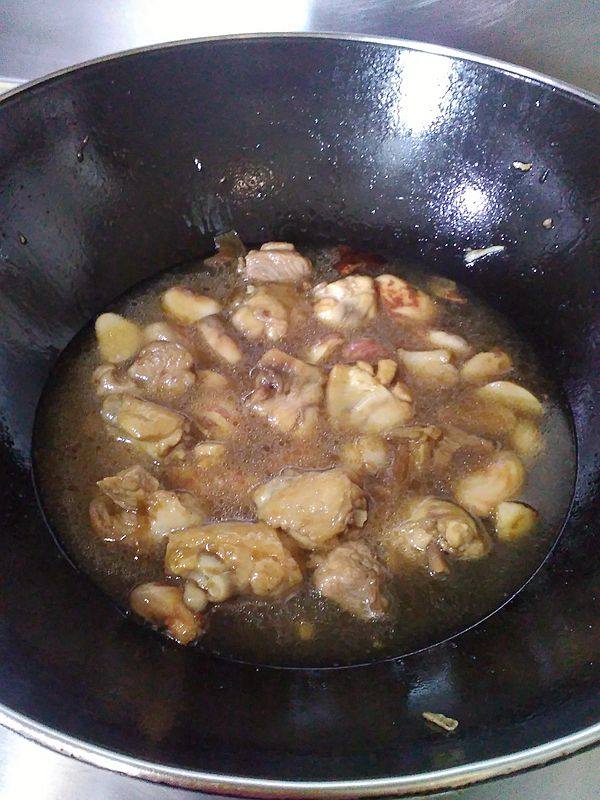 菠萝蜜核仁焖鸡翅步骤8