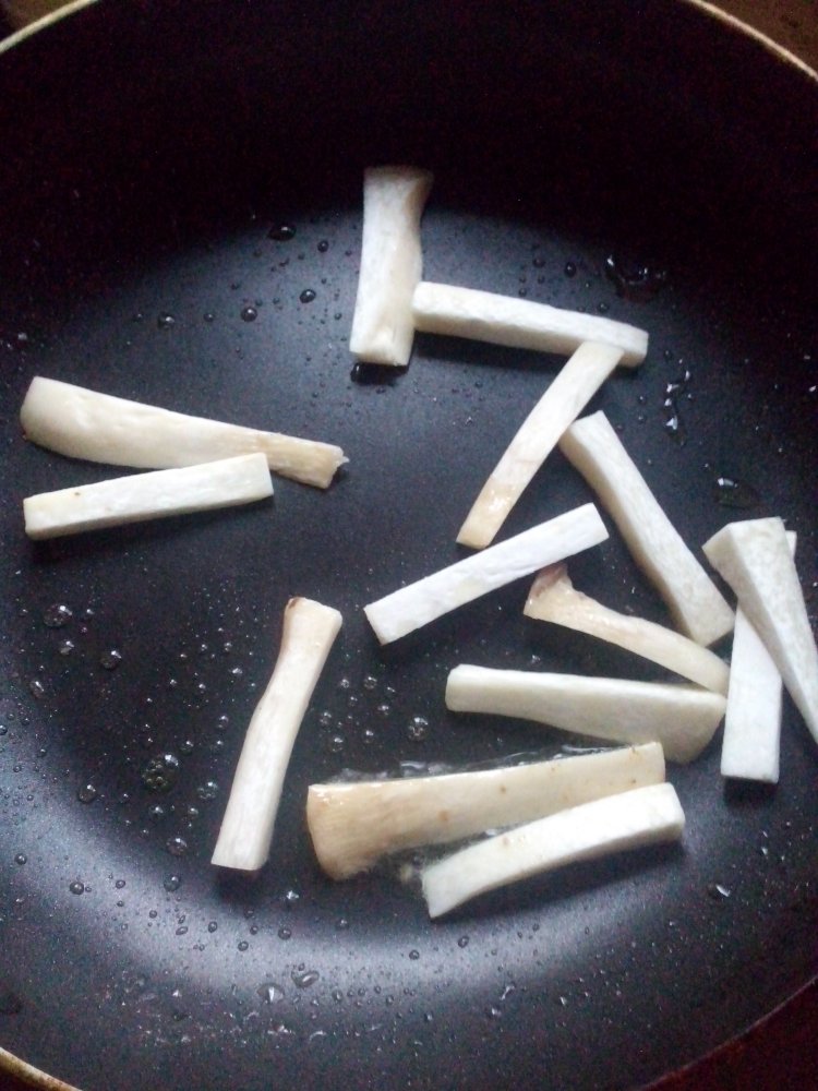 椒盐鸡翅杏鲍菇步骤10
