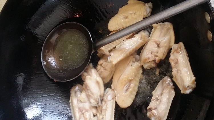 可乐菠萝汁鸡翅步骤5