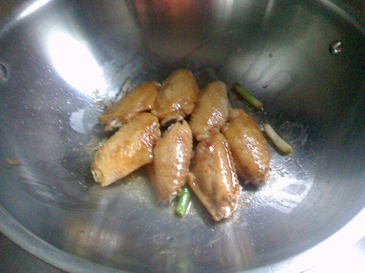 豆瓣酱焖鸡翅步骤3