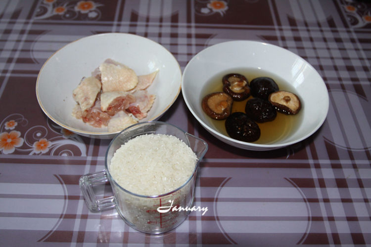 香菇麻油鸡米饭步骤1