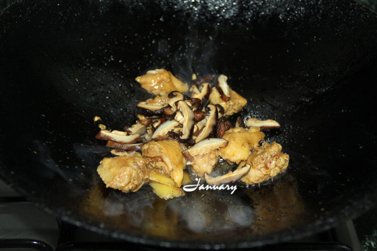 香菇麻油鸡米饭步骤6