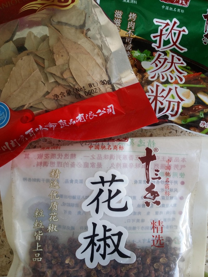 可乐酱鸡翅步骤1