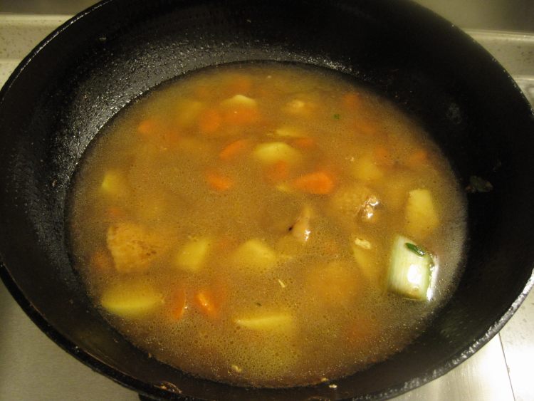 胡萝卜土豆鸡翅焖饭步骤7