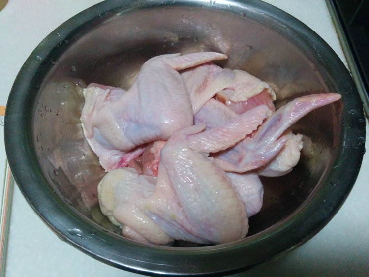 乳香蜜汁烤翅步骤1
