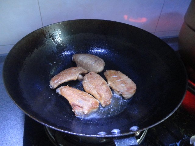 鸡翅炖土豆步骤2