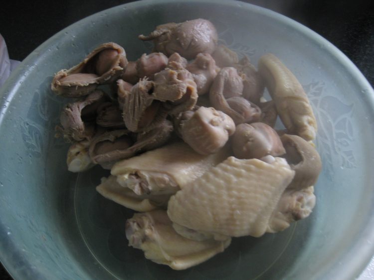 山药鸡翅汤步骤3