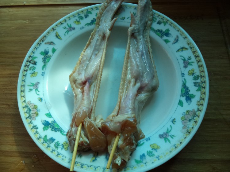 焖鸡翅步骤3