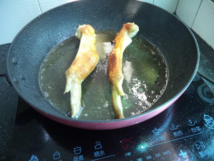 焖鸡翅步骤8