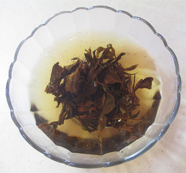 普洱茶香焖鸡翅步骤5