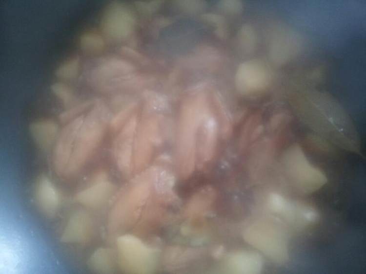 圆葱土豆烧鸡翅步骤5