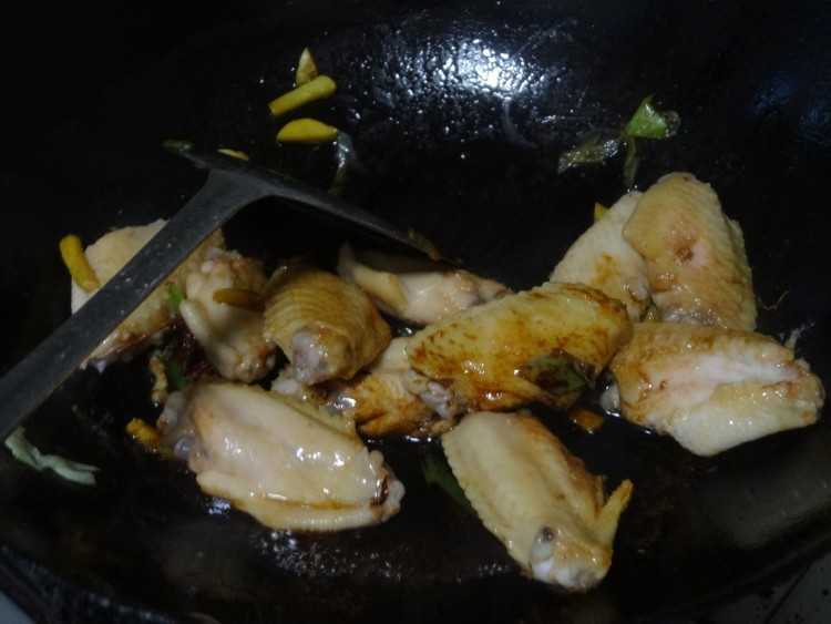 木耳炖鸡中翅步骤8