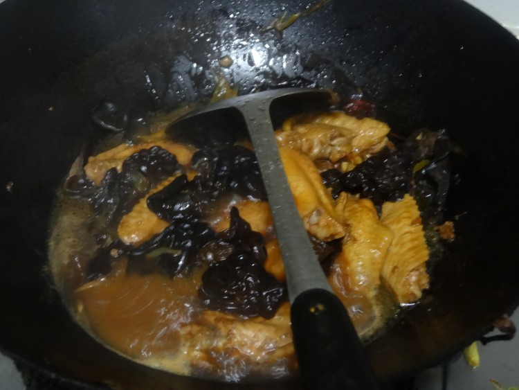 木耳炖鸡中翅步骤12