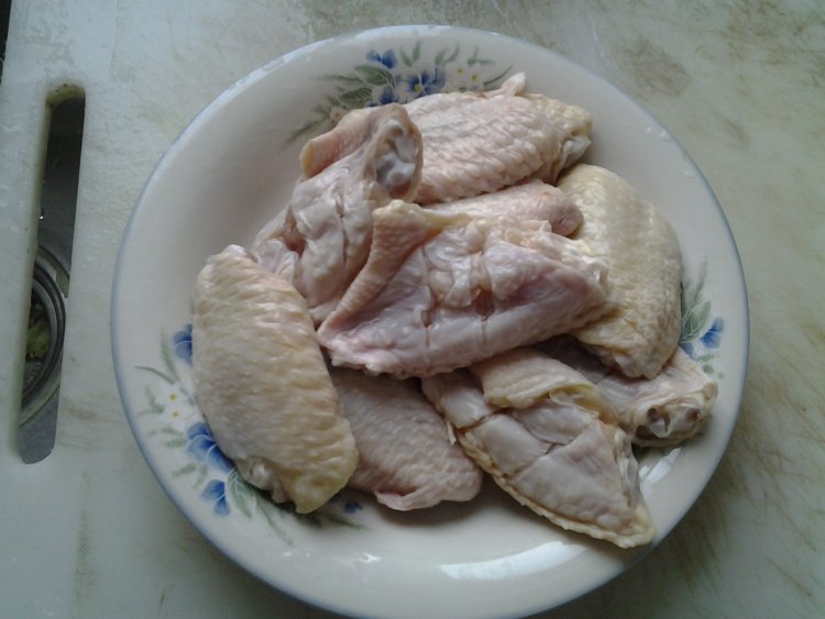 可乐鸡翅烧栗子步骤2