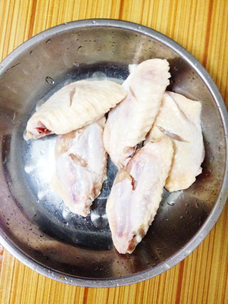 酸甜鸡翅步骤1
