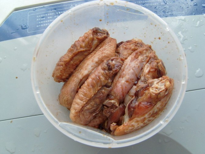 电饭煲鸡翅步骤2