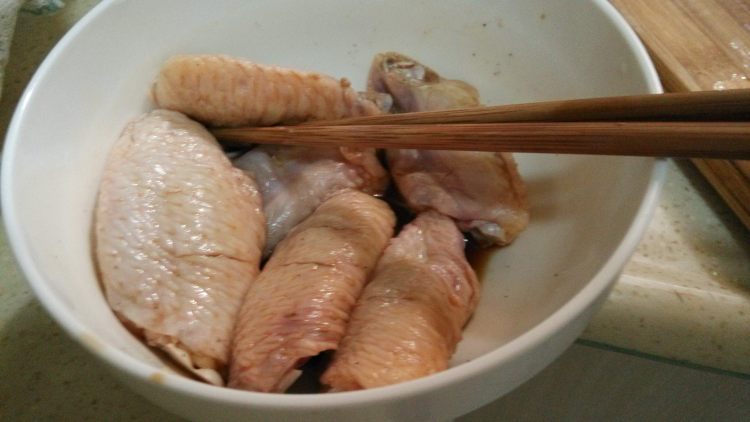 香菇蒸鸡翅步骤2