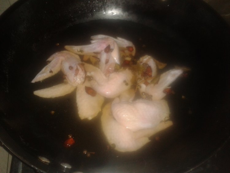 卤鸡翅膀步骤5