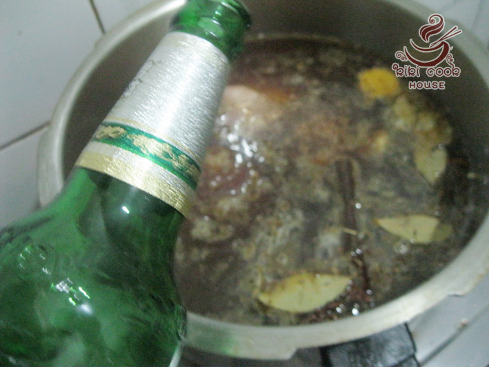 双菇卤鸡翅步骤4
