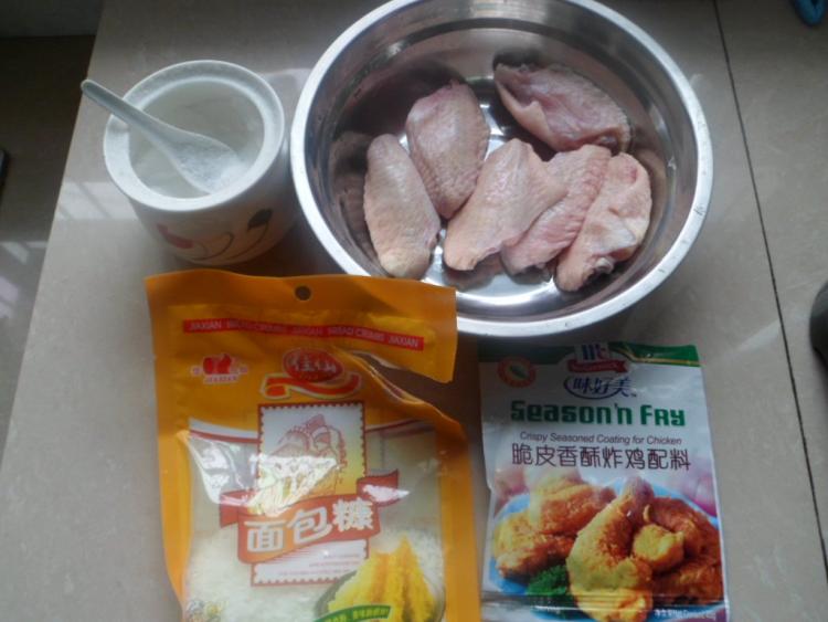 脆皮香酥鸡翅步骤1