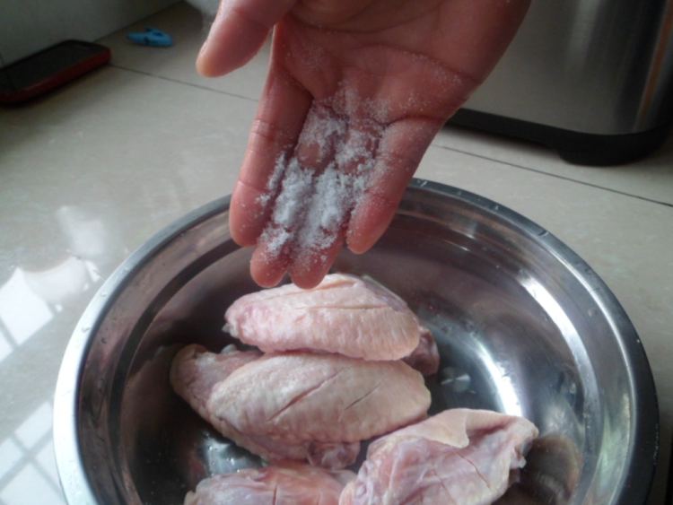 脆皮香酥鸡翅步骤3