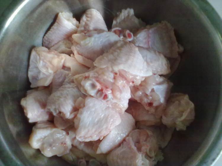 杏鲍菇烧鸡翅步骤1
