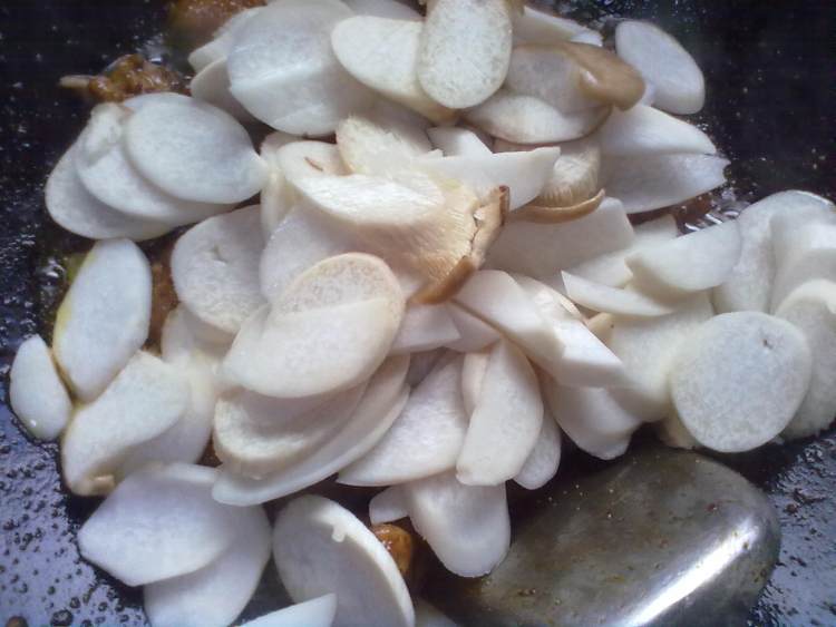 杏鲍菇烧鸡翅步骤10