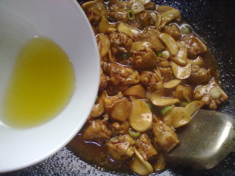 杏鲍菇烧鸡翅步骤14