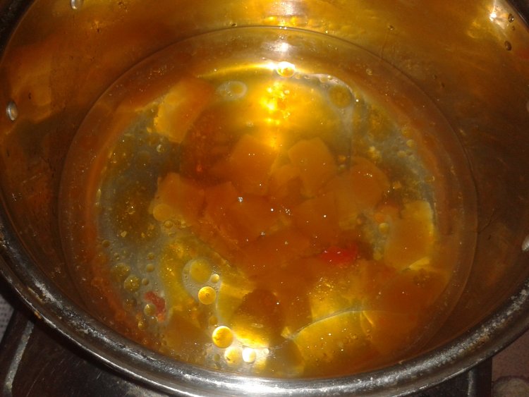 酸萝卜煲鸡翅步骤7
