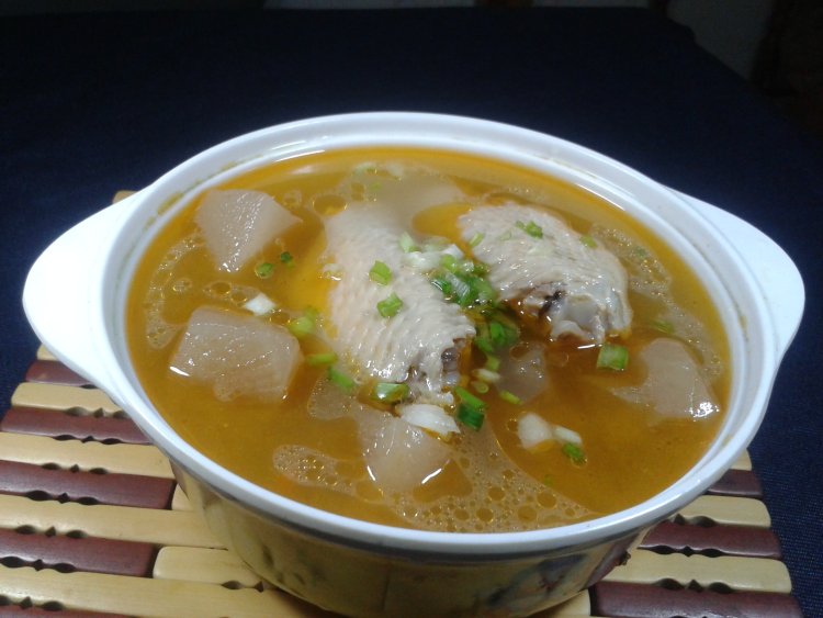 酸萝卜煲鸡翅步骤11