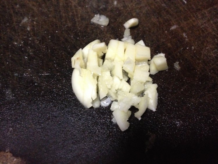 可乐香菇炖鸡翅步骤7