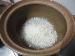 鸡翅腊肠煲仔饭步骤2