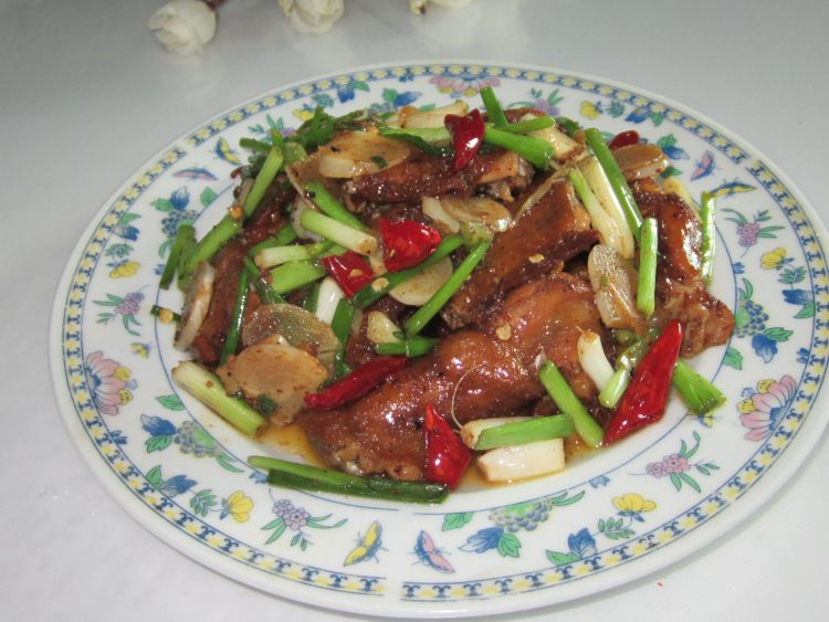 红烧葱香鸡翅步骤8