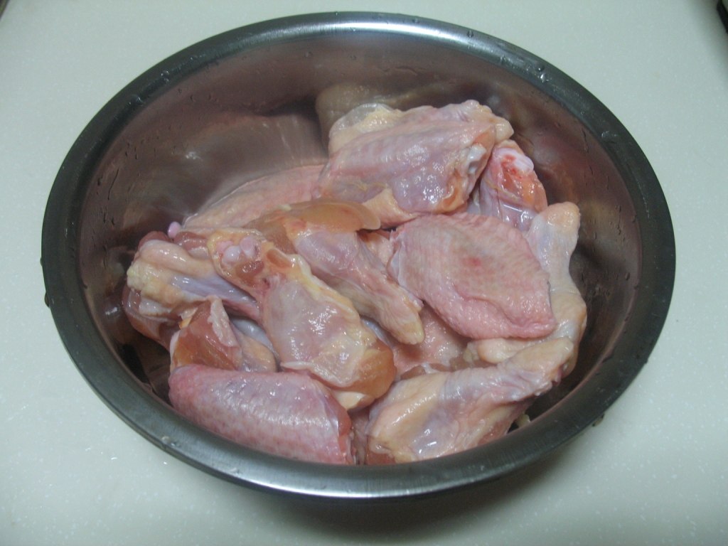 蒜蓉鸡翅步骤1