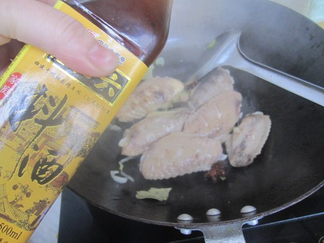 红烧鸡翅土豆块步骤5