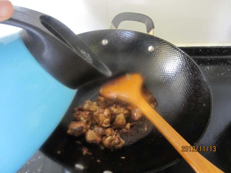香菇土豆烧鸡翅步骤14