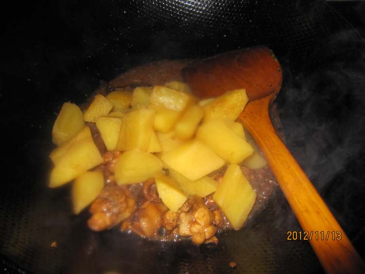 香菇土豆烧鸡翅步骤18