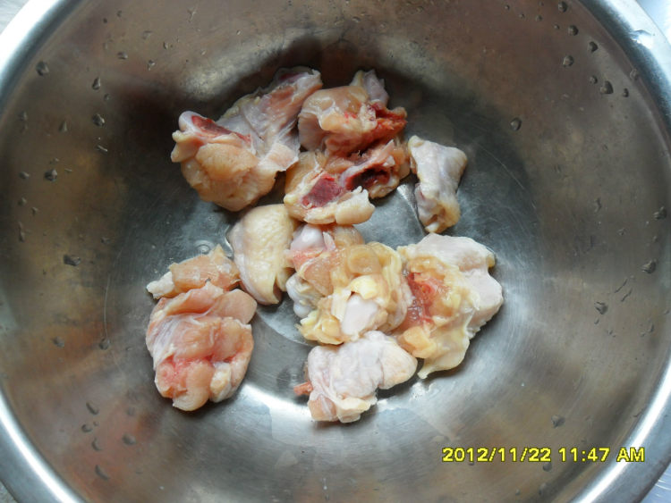 土豆荸荠烧鸡翅步骤1