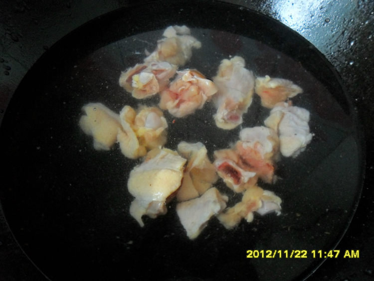 土豆荸荠烧鸡翅步骤2