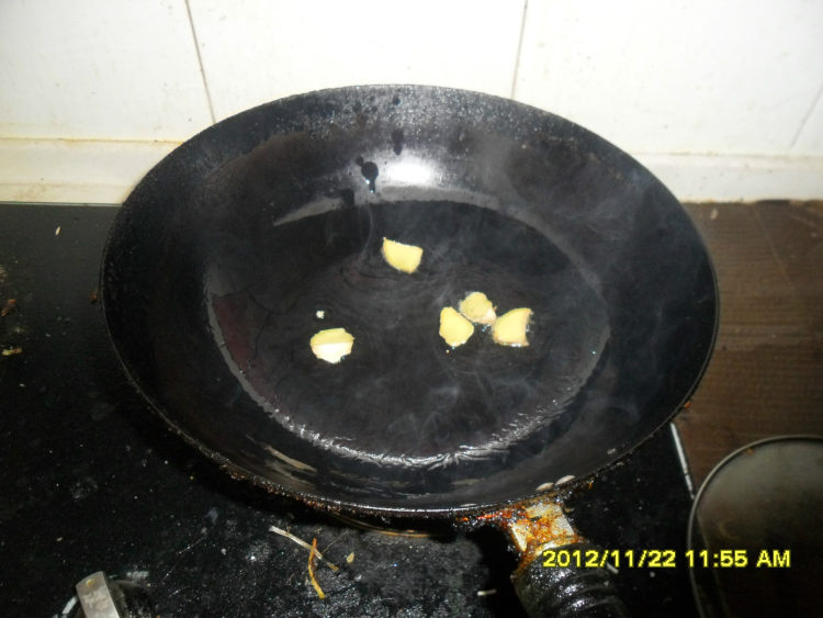 土豆荸荠烧鸡翅步骤3