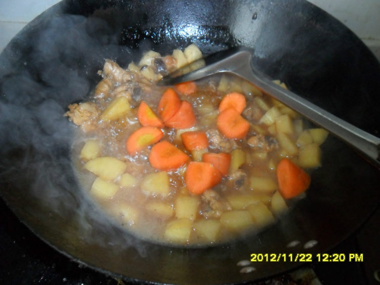 土豆荸荠烧鸡翅步骤9