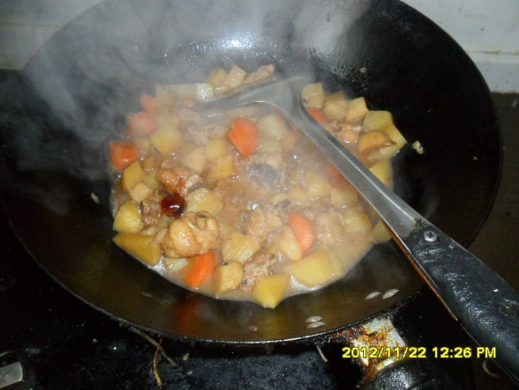 土豆荸荠烧鸡翅步骤10