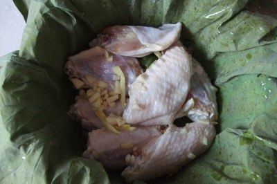 荷叶蒸鸡翅步骤5