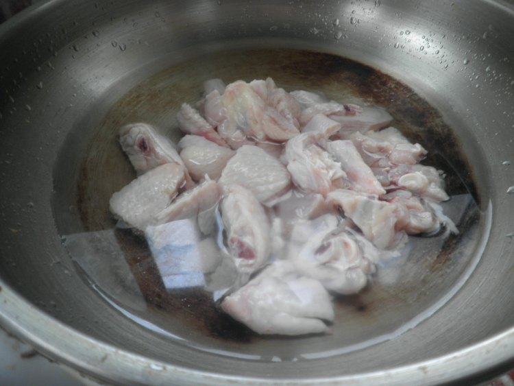 毛豆土豆烧鸡块步骤4
