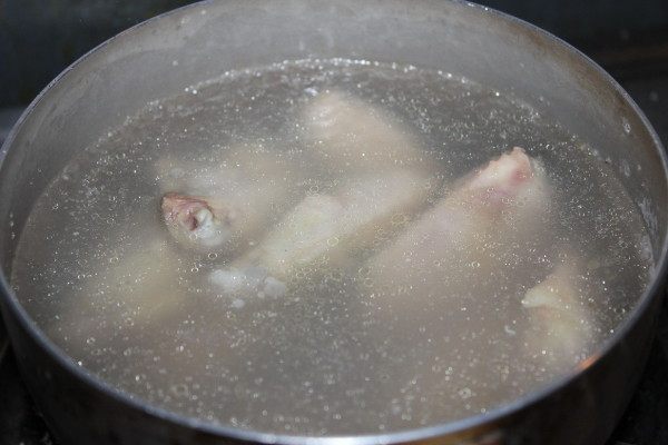 红酒酱鸡翅步骤3