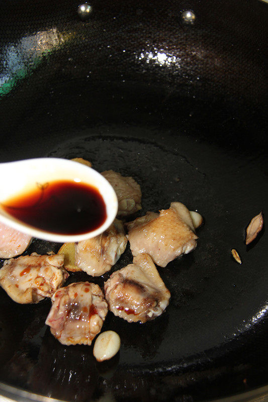 毛豆炒鸡翅——毛豆和步骤6