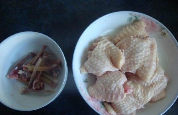鲜蔬脱骨鸡翅步骤2